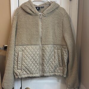 Cozy Beige Spyder Sherpa Jacket with Quilted Accents